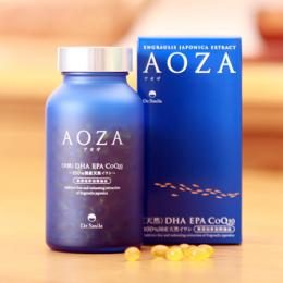 AOZAのカプセルを手に取る